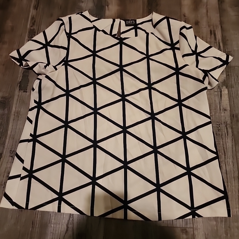DRYS by Drys Denmark Top is a vintage women's blouse in a size Medium